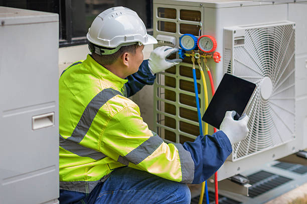Professional Ac Installation technician working in Bedford, TX
